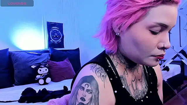Snapshot of jinxv_nuss chatting on April 9, 2:11 am jinxv nuss online show from April 9, 2:11 am