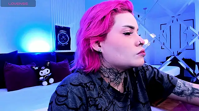 Snapshot of jinxv_nuss chatting on April 15, 2:07 am jinxv nuss online show from April 15, 2:07 am