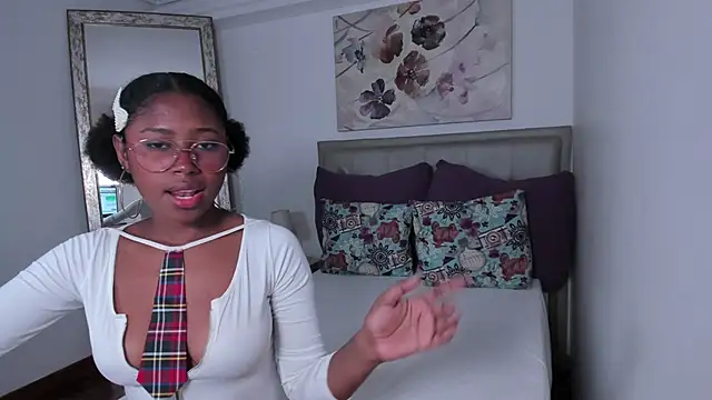 violeta ruiz  online show from February 20, 4:57 pm