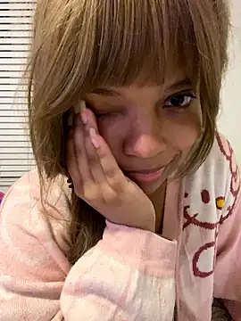 AwkwardJasminee online show from January 17, 5:56 am