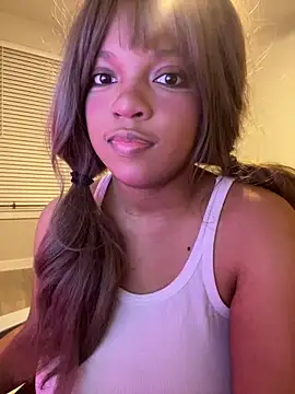 AwkwardJasminee online show from January 18, 6:50 am