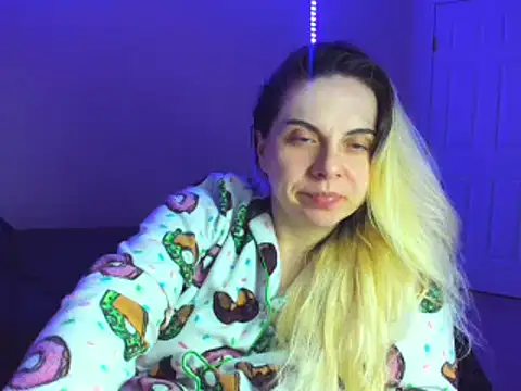 HappyIva online show from February 17, 8:19 am