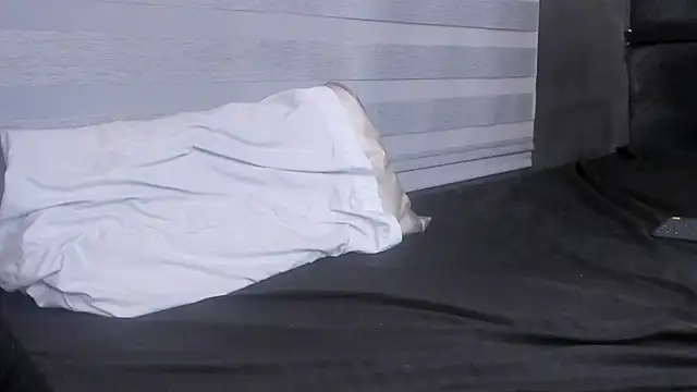 adam piarse01 online show from March 12, 9:02 am