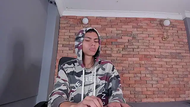 adam piarse01 online show from January 12, 11:10 pm