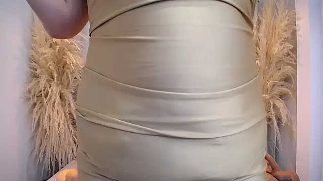 Snapshot of Liza_Russell chatting on August 1, 4:06 pm Liza Russell online show from August 1, 4:06 pm