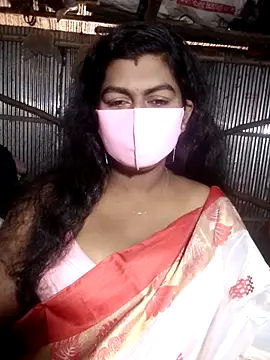 Snapshot of YERY_HOT chatting on February 4, 6:57 am YERY HOT online show from February 4, 6:57 am