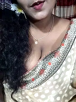 Snapshot of YERY_HOT chatting on October 16, 4:13 am YERY HOT online show from October 16, 4:13 am