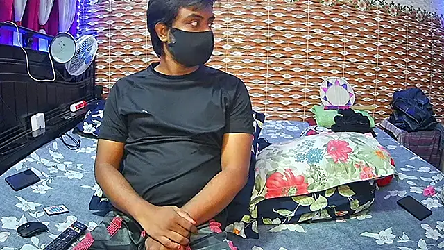 Snapshot of Hot_Nila chatting on April 19, 3:06 am Hot Nila online show from April 19, 3:06 am