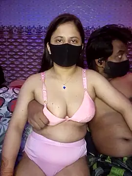 Snapshot of Hot_Nila chatting on May 3, 4:18 am Hot Nila online show from May 3, 4:18 am