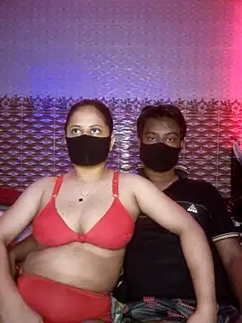 Snapshot of Hot_Nila chatting on May 15, 3:57 am Hot Nila online show from May 15, 3:57 am