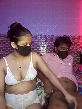 Snapshot of Hot_Nila chatting on June 11, 2:33 am Hot Nila online show from June 11, 2:33 am