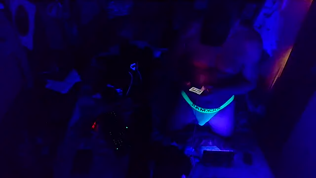 bluedragon0525 online show from October 15, 8:14 am