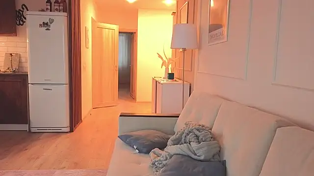 KristineEsme online show from November 25, 4:23 am