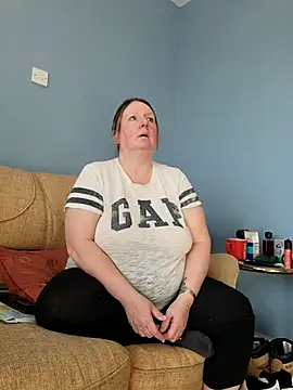 curvy girl71 online show from March 20, 1:48 pm