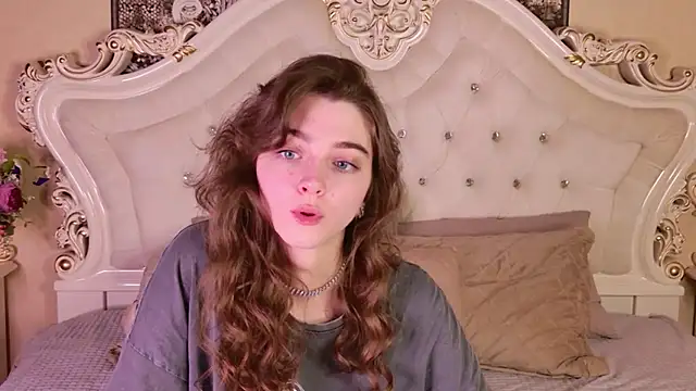 Snapshot of VITA_TESS chatting on October 5, 6:45 am VITA TESS online show from October 5, 6:45 am