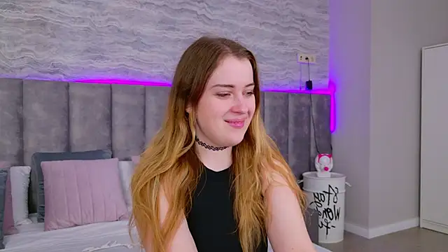 EllieGarson online show from March 18, 5:10 pm