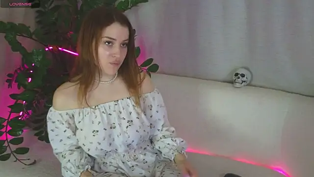 EllieGarson online show from October 28, 5:15 pm