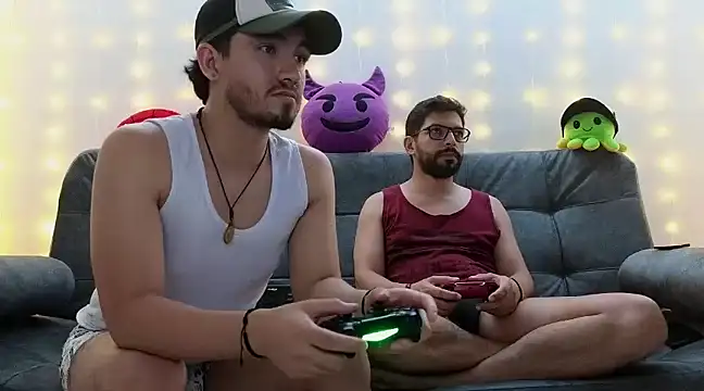 Snapshot of ErickBrant chatting on February 4, 1:13 am ErickBrant online show from February 4, 1:13 am