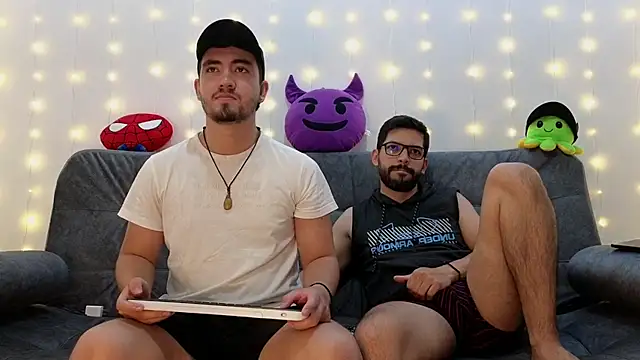 Snapshot of ErickBrant chatting on March 11, 1:16 am ErickBrant online show from March 11, 1:16 am