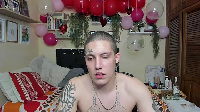 Blondandtattoofaced online show from February 15, 5:51 am