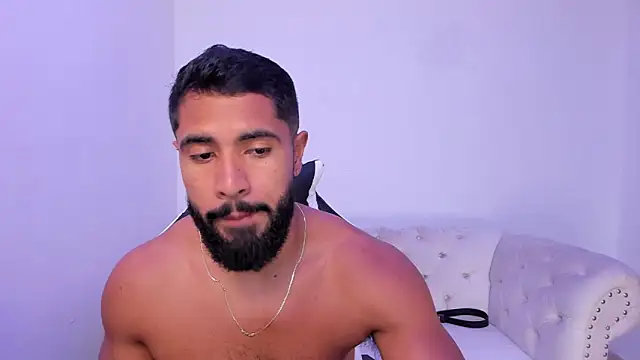 Santiago huntt online show from December 3, 12:47 pm