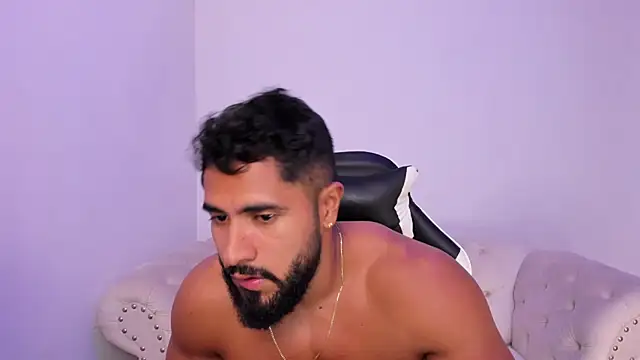 Santiago huntt online show from February 3, 9:09 pm