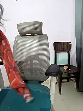 Snapshot of BigAssSarah chatting on January 16, 1:31 am BigAssSarah online show from January 16, 1:31 am