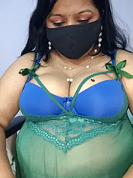 Snapshot of BigAssSarah chatting on March 19, 7:40 pm BigAssSarah online show from March 19, 7:40 pm