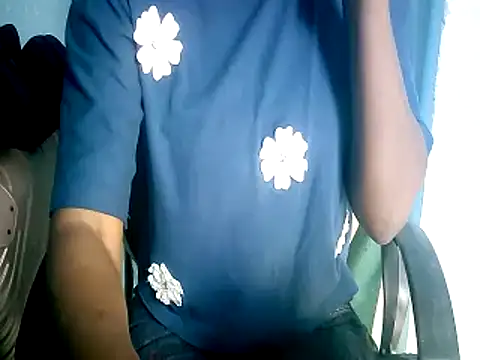 Snapshot of Barbie_183 chatting on November 22, 5:50 am Barbie 183 online show from November 22, 5:50 am