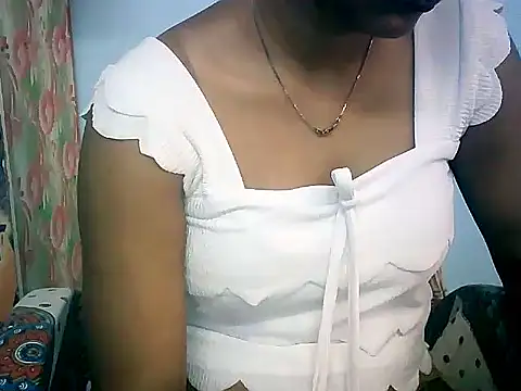 Snapshot of Barbie_183 chatting on April 17, 5:43 am Barbie 183 online show from April 17, 5:43 am
