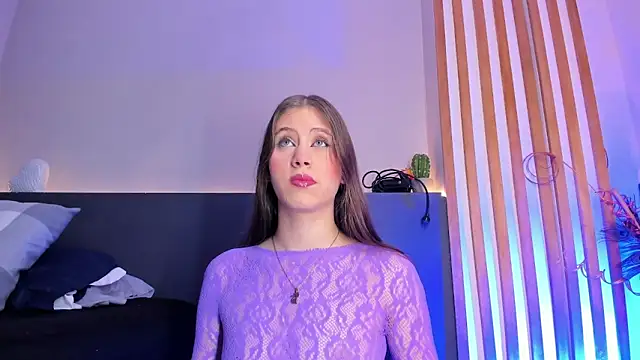 sara  jones gh online show from September 22, 11:34 am