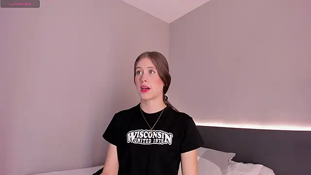 sara  jones gh online show from October 14, 5:25 pm