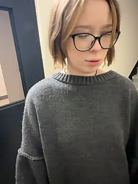 Snapshot of Alexandria_Balenciaga chatting on February 18, 10:14 pm Alexandria Balenciaga online show from February 18, 10:14 pm