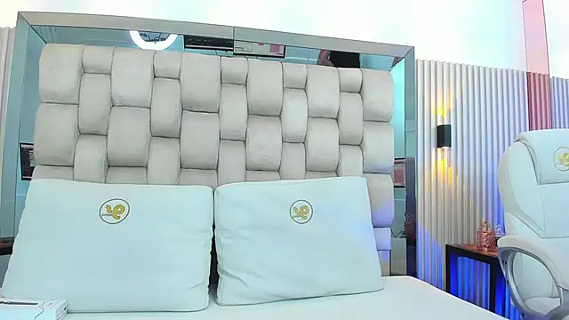 ashlyn parker online show from February 5, 7:53 pm