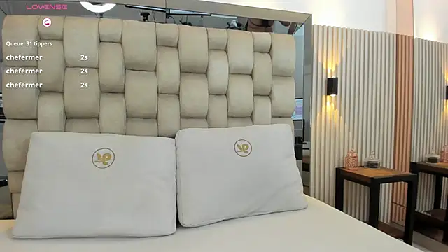 ashlyn parker online show from March 15, 8:21 pm