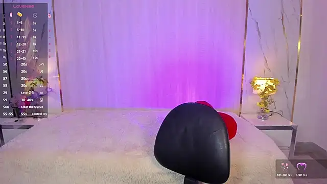 Snapshot of TylerBloom chatting on June 12, 1:43 pm TylerBloom online show from June 12, 1:43 pm