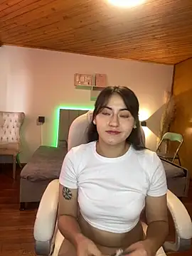 Snapshot of Camila_pinkk chatting on January 8, 1:20 pm Camila pinkk online show from January 8, 1:20 pm