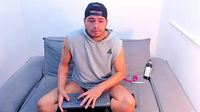 EnriquevillaF online show from February 1, 1:30 pm