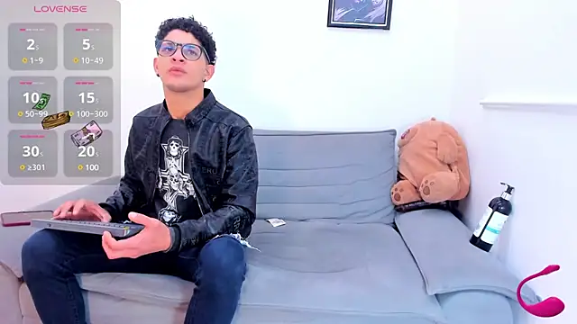 EnriquevillaF online show from February 7, 1:01 pm