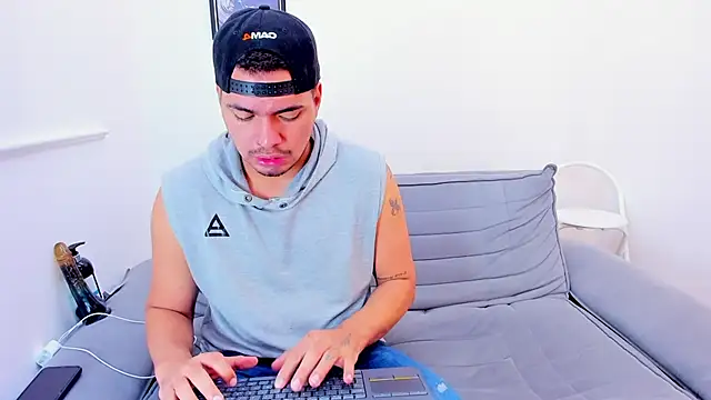 EnriquevillaF online show from February 13, 12:32 pm