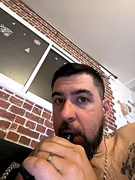 Snapshot of thefrenchkiss25 chatting on March 9, 8:24 pm thefrenchkiss25 online show from March 9, 8:24 pm