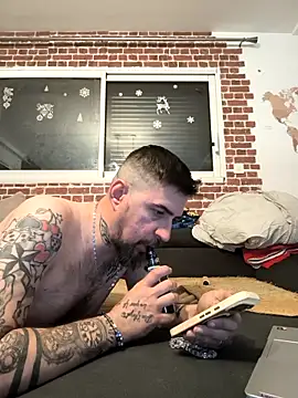 Snapshot of thefrenchkiss25 chatting on March 24, 7:19 pm thefrenchkiss25 online show from March 24, 7:19 pm
