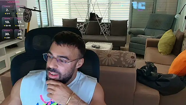Snapshot of todddantes25 chatting on March 6, 11:06 am todddantes25 online show from March 6, 11:06 am