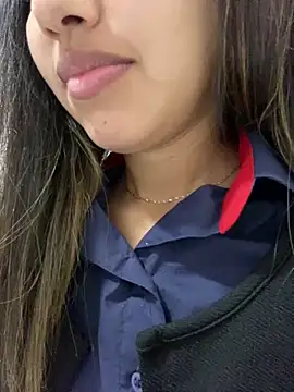 LuizaDiaz online show from February 10, 1:33 pm