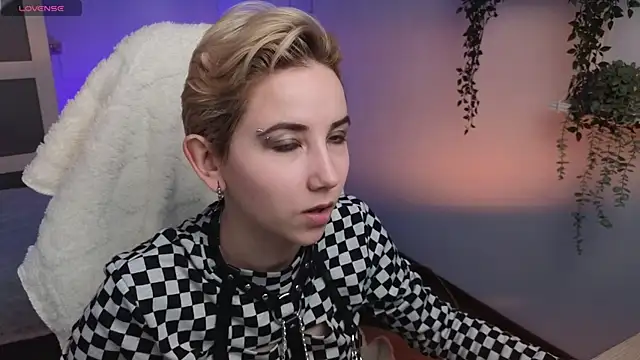 Aurora First online show from February 9, 2:50 pm