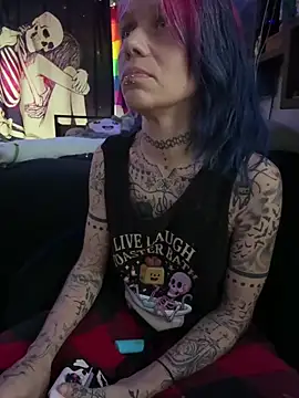trashbrat online show from June 17, 11:56 am
