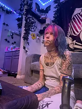 trashbrat online show from July 13, 7:33 am