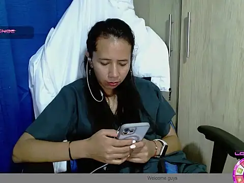 Danielagomez33 online show from March 22, 12:47 am