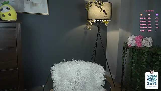 OdiliaHartnell online show from March 10, 8:34 pm