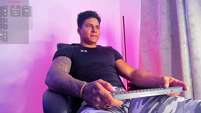 Maximoscott online show from February 26, 5:50 pm